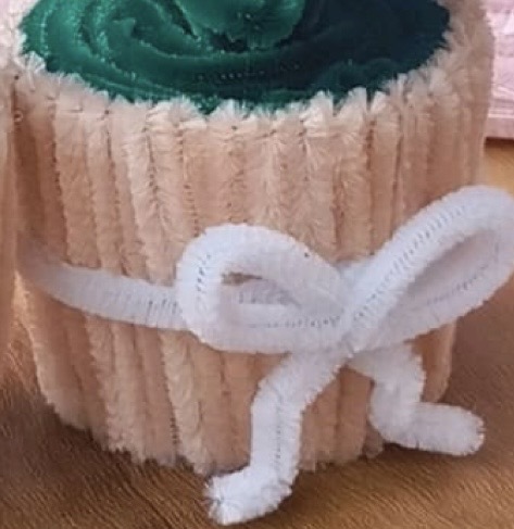 Pot with bow decoration